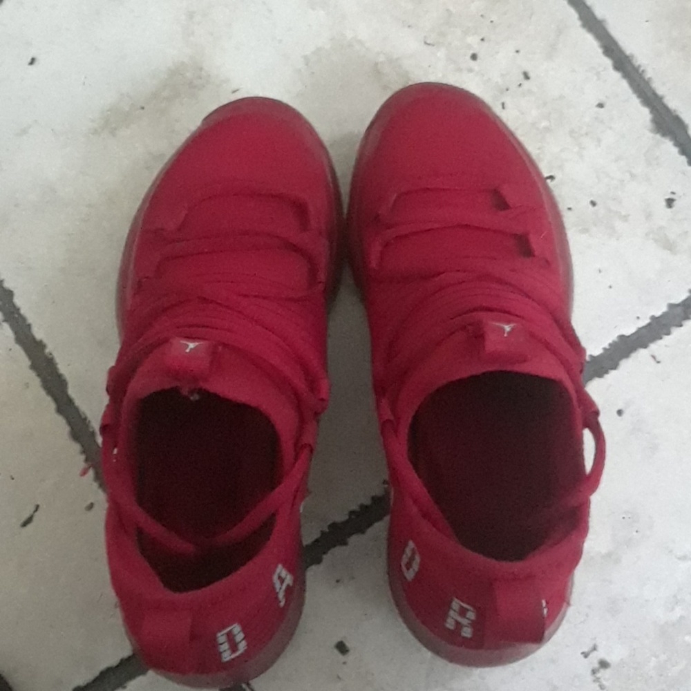 Men's Jordan's size 6